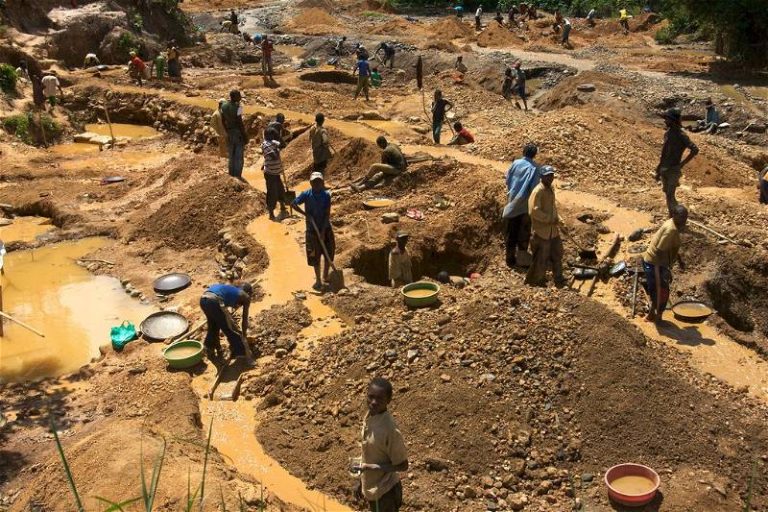 illegal-mining-1024x682-3