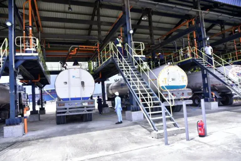 Dangote-Petroleum-Refinery-768x513