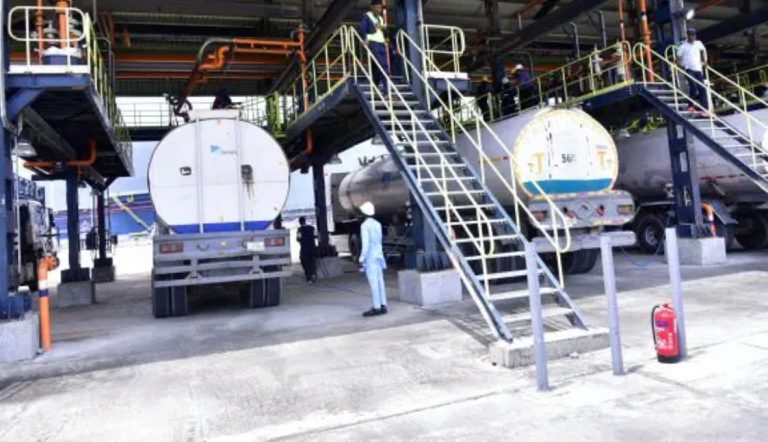 Dangote-Refinery-Loading-Bay