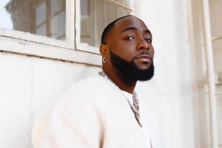 Davido-cr-Tosin-Gbadamosi