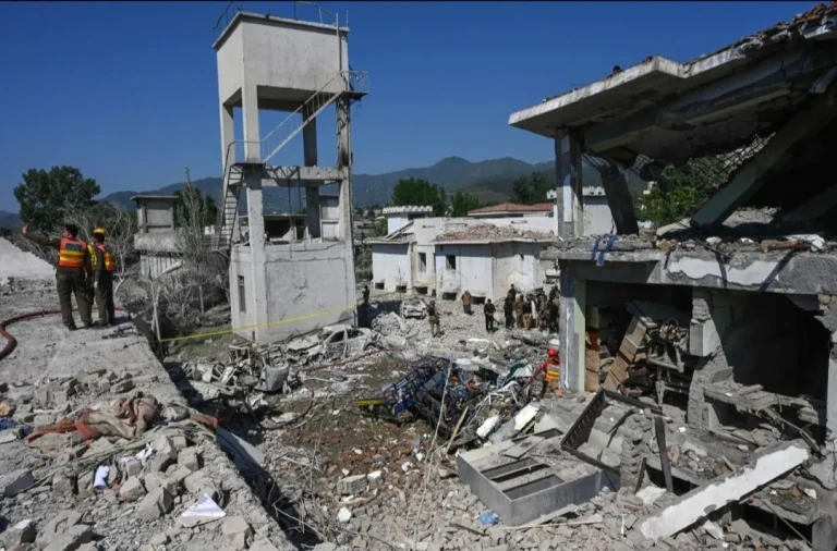 Pakistant bombing